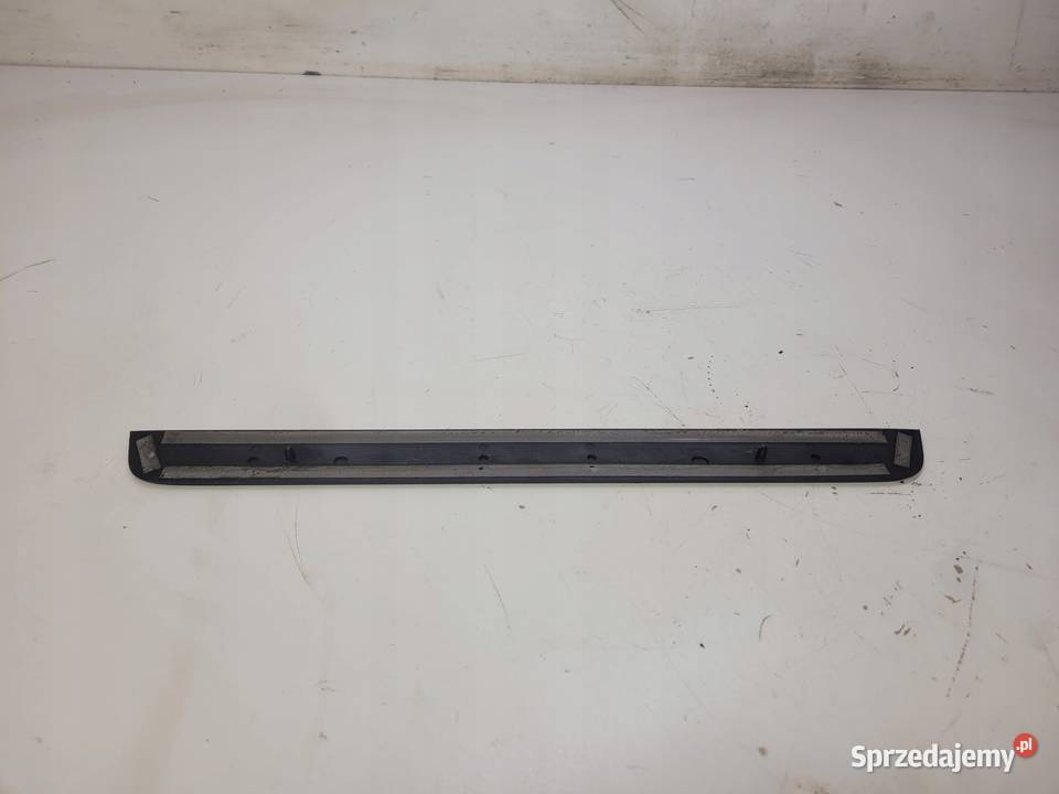 LISTWA PROGOWA PRAWY PRZÓD AUDI A4 B8 8K0853374 Przystajń