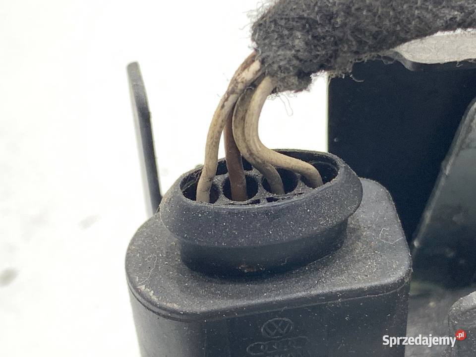 ZAMEK KLAPY TYŁ VW GOLF V Hatchback 1K6827505C