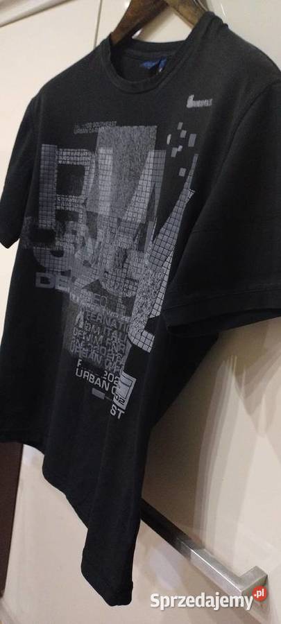 TShirt męski w kolorze czarnym z nadrukiem Lublin sprzedam