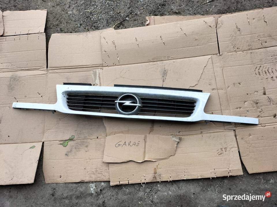 OPEL ASTRA F GRIL ATRAPA ATRAPKA
