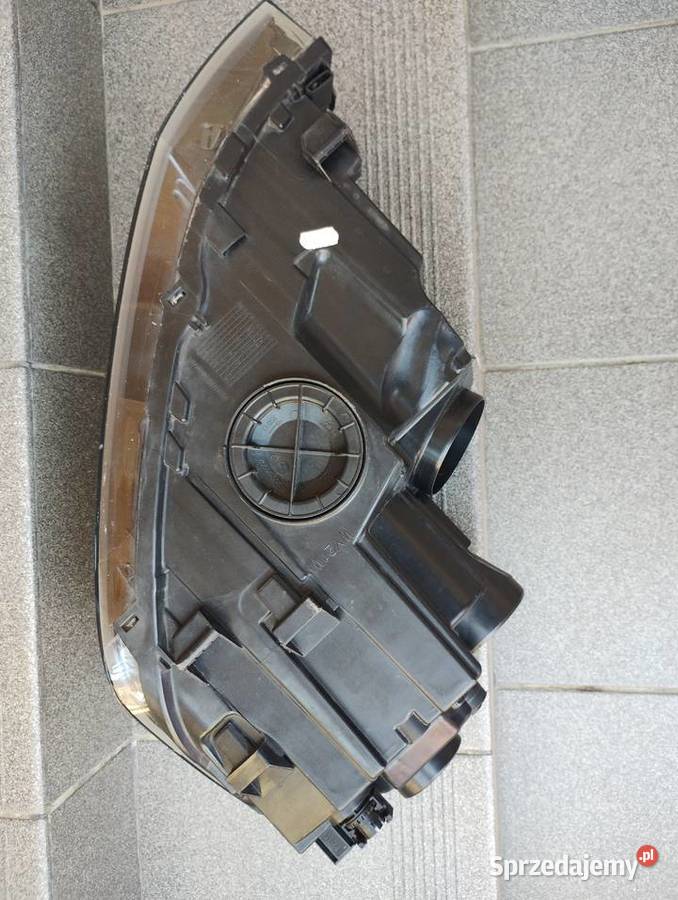 Lampa reflektor VW Polo Vl prawa 2G1