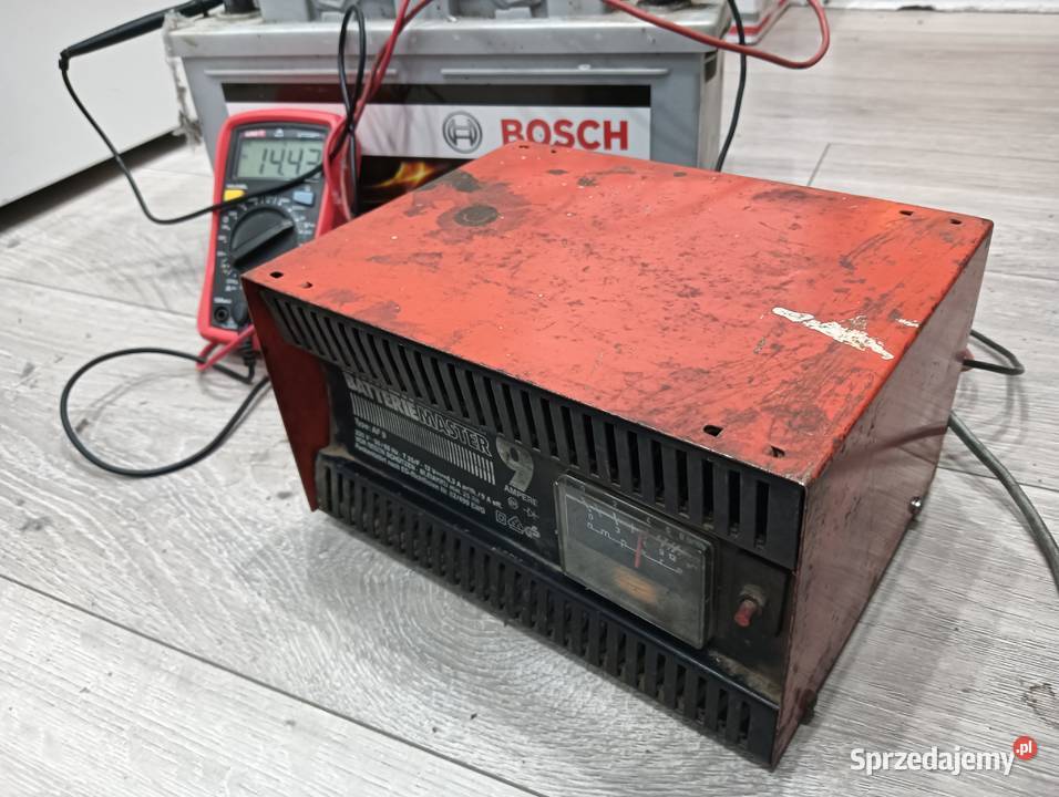 Prostownik ładowarka 9A 12V sprawny porządny Wałbrzych