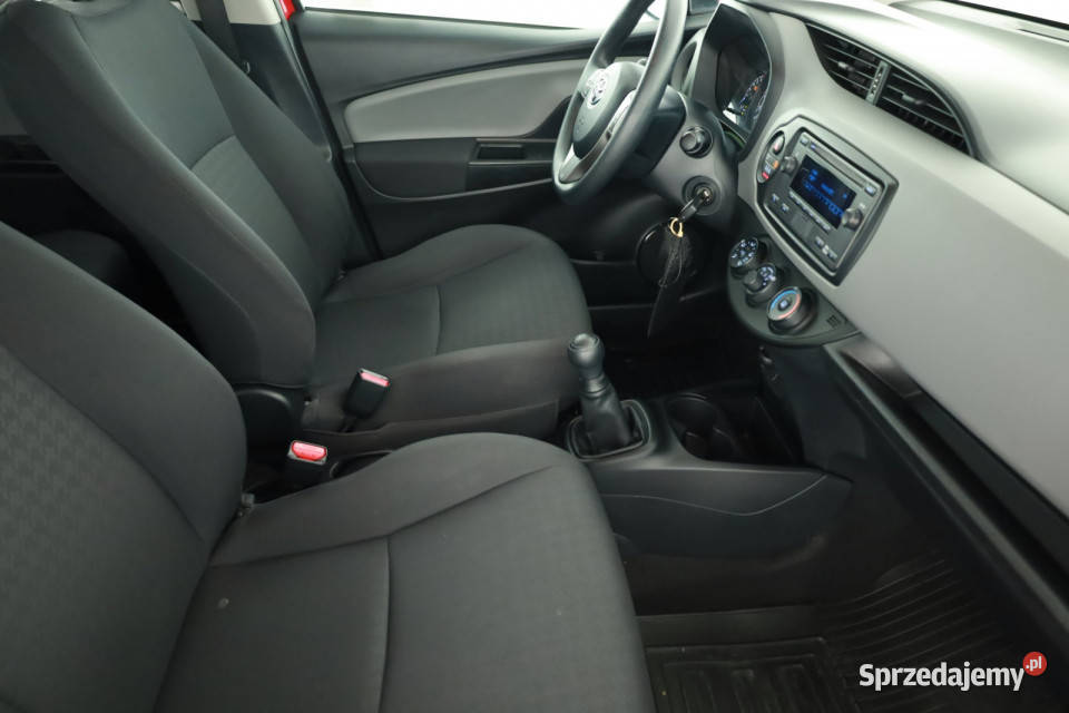 Toyota Yaris 10 VVTi asystent pasa ruchu Piaseczno