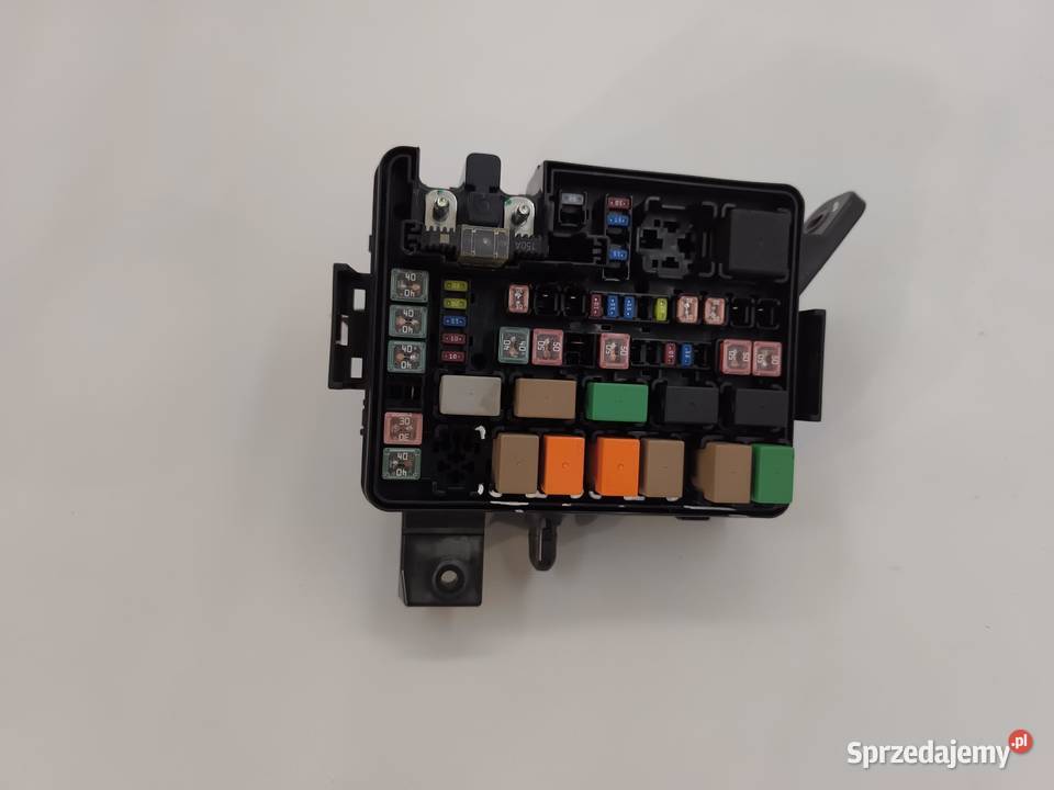 SKRZYNKA BEZPIECZNIKÓW HYUNDAI BAYON 12 Skrzynki bezpieczników