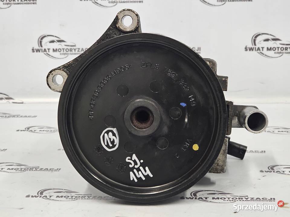MERCEDES W212 18 B CGI 271860 pompa wspomagania