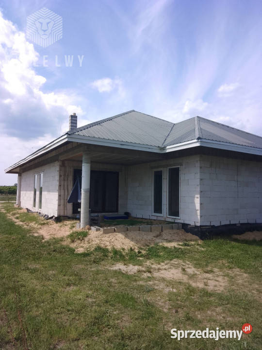 sprzedaży domu wolnostojącego 240m2 Krusze