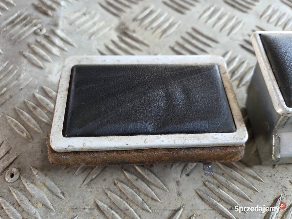 Zastava 1100 dwie popielniczki Gliwice sprzedam