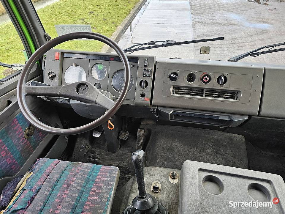 MercedesBenz 1317 6 CYL CRANE skrzyniowy 4x2 Samochody ciężarowe