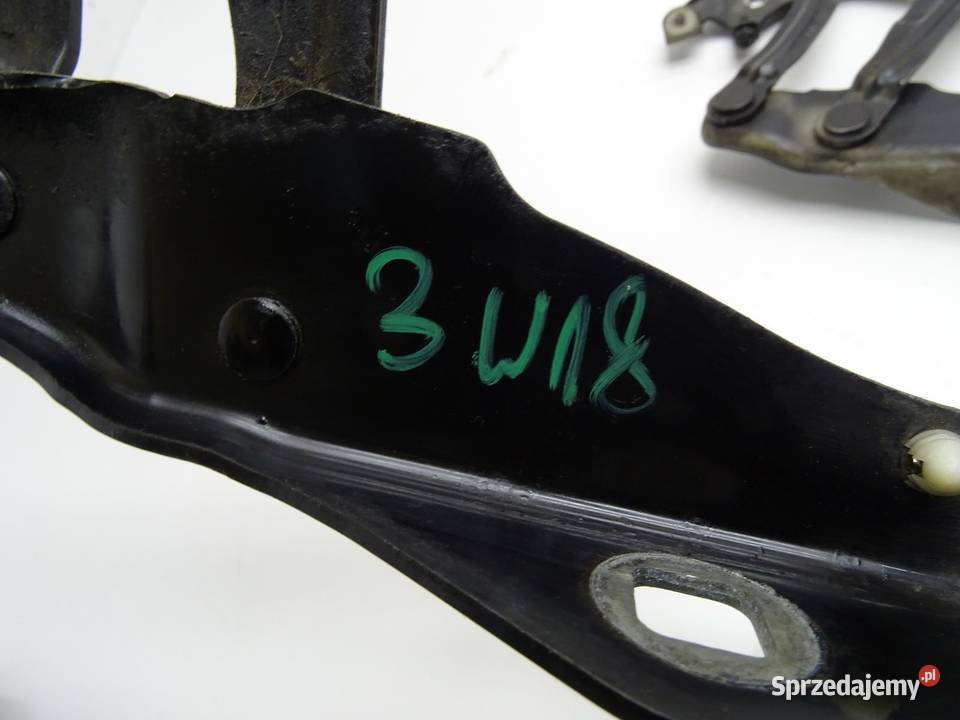 ZAWIAS ZAWIASY MASKI KOMPLET 8X0823301A AUDI A1