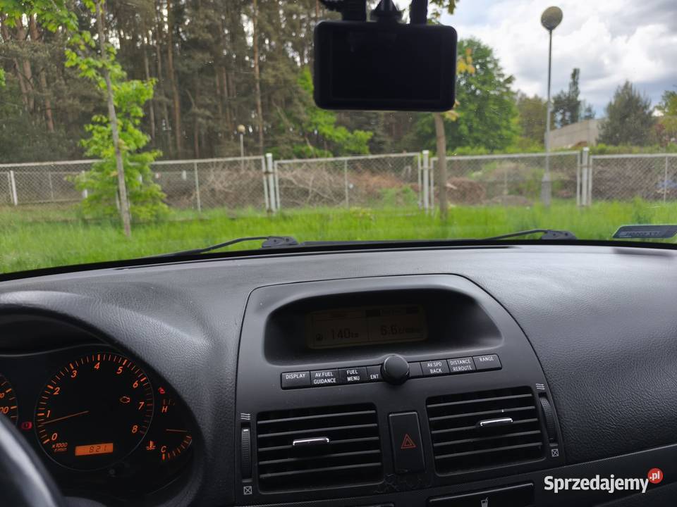 Czarna Toyota Avensis 18 benzyna 2004r kombi Zielona Góra