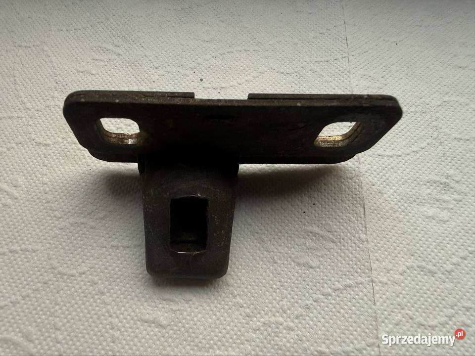 BMW e24 rygiel zamka klapy bagażnika