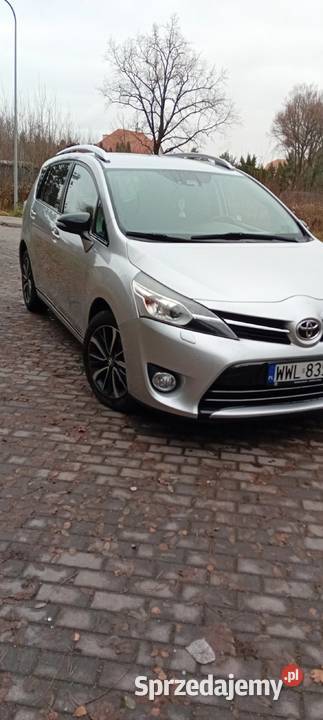 Sprzedam Toyota Verso 2017 r 18 benzyna Salon benzyna Zielonka