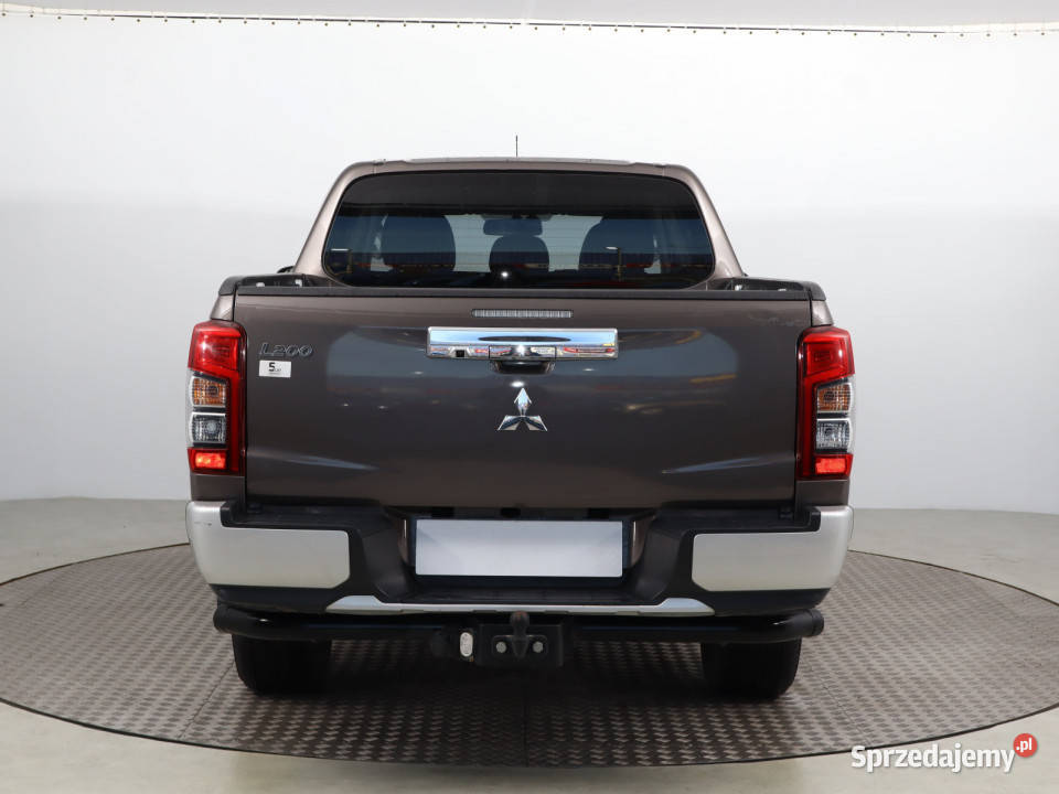 Mitsubishi L200 22 DID światła przeciwmgielne Bielany Wrocławskie