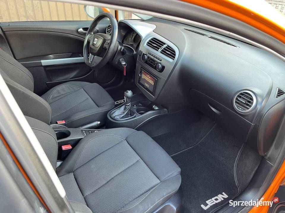 Seat Leon benzyna 14 125 koni Turbo Nowy rozrząd Częstochowa sprzedam