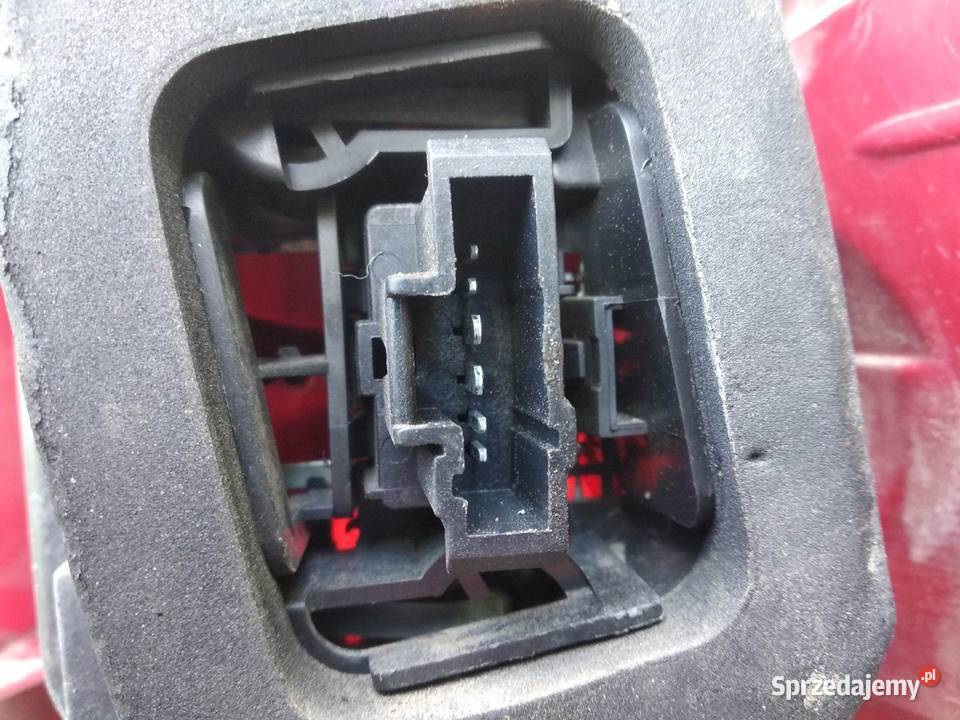 Peugeot 307 SW kombi LIFT FL lampa tył tylna Sieradz