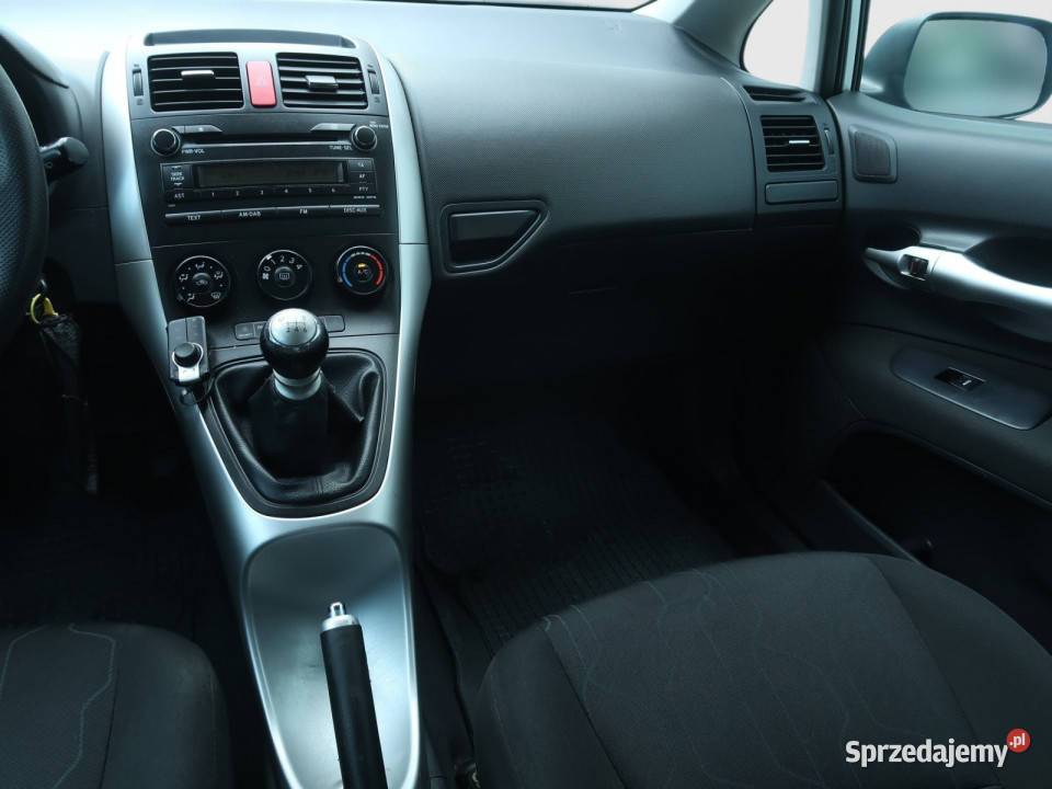 Toyota Auris 13 Dual VVTi nieuszkodzony Katowice sprzedam