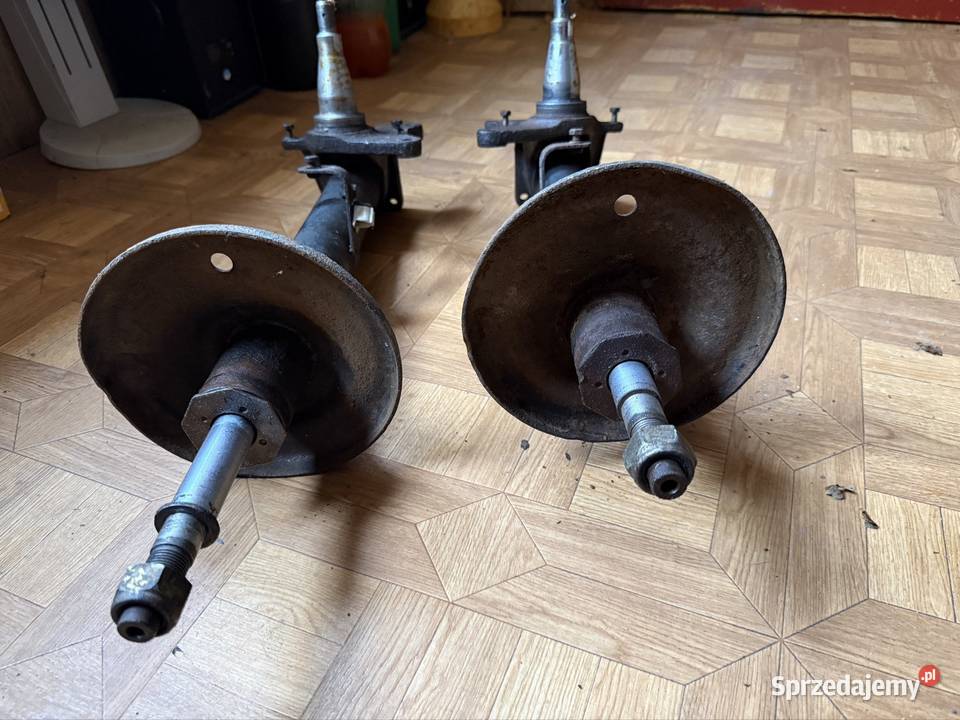 Lagi kolumny mcpersona BMW e24 cs1