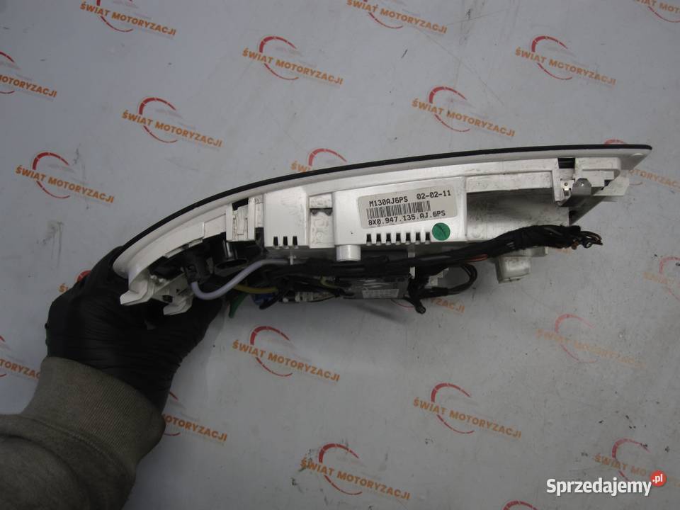 AUDI A1 I 8X lampka podsufitki 8X0947135AJ sprzedam