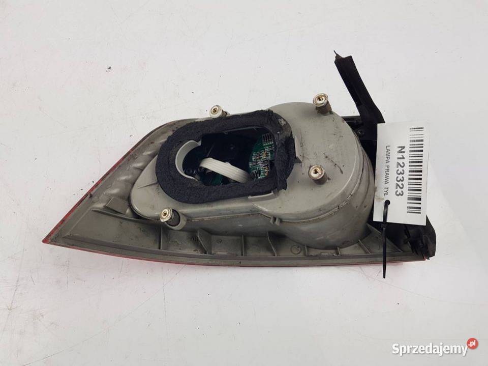 LAMPA PRAWA TYŁ 2007 PHAETON