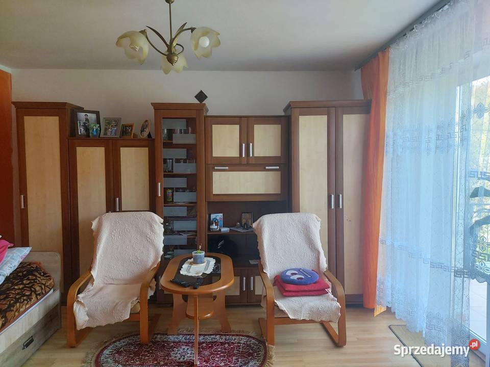 Meblościanka stół i 2 fotele