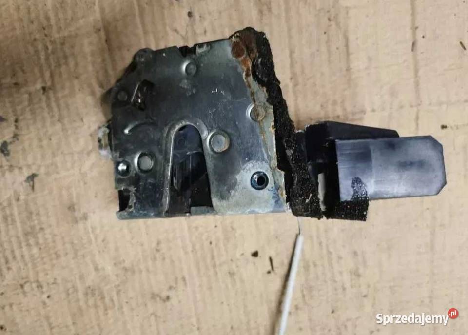 Zamek drzwi lewy prawy przód tył BMW E38 Żory