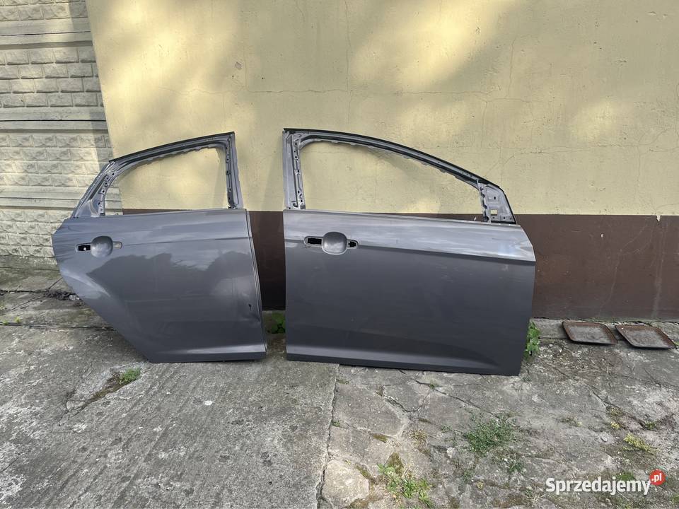 Drzwi Ford fiesta 14r tanio osobowe łódzkie Piotrków Trybunalski