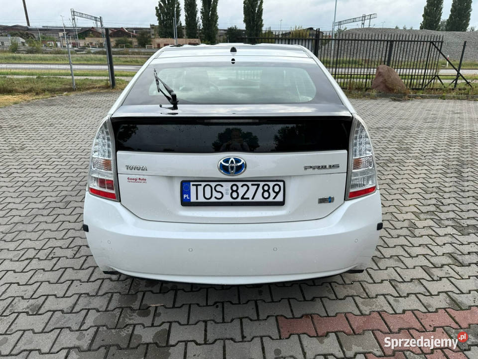 Toyota Prius 18 hybryda Full Pełny Serwis Aso Samochody osobowe Ostrowiec Świętokrzyski