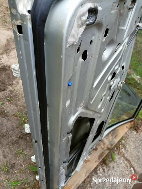 Mercedes 190 W201 drzwi przód prawe srebrne Karoseria Skarżysko-Kamienna