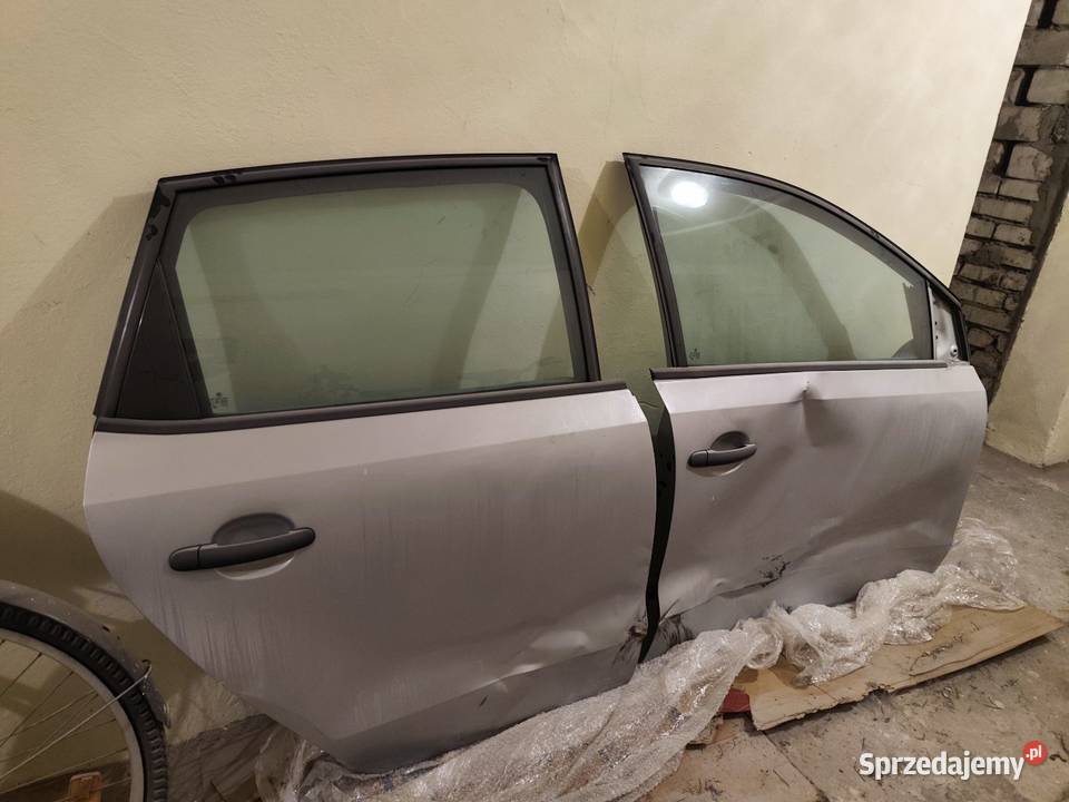 Drzwi volkswagen polo 5 6R prawa strona osobowe Kraków