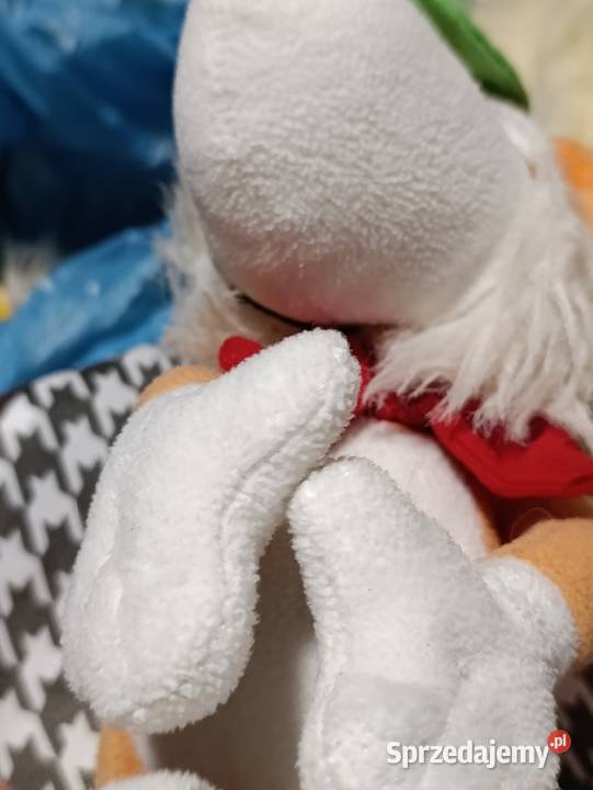 Pluszak przedstawia Ferdi Fuchsa maskotkę Poznań