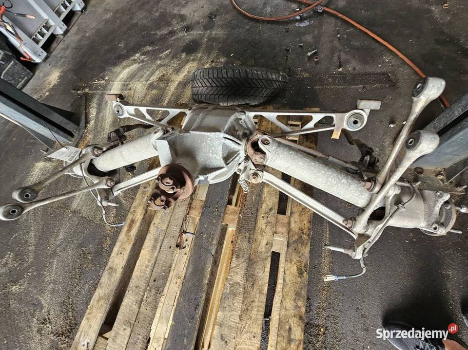 ZWROTNICA LEWA TYŁ CHEVROLET CORVETTE C4 LIFT Lipno