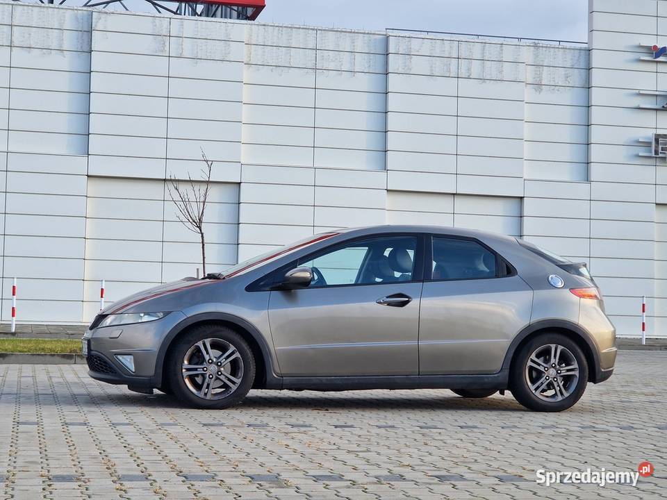 Honda Civic VIII UFO 18 140 benzyna Gliwice