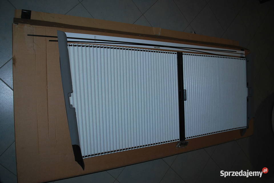 ROLETA ZACIEMNIAJĄCA PRZEDNIĄ SZYBĘ Kampery