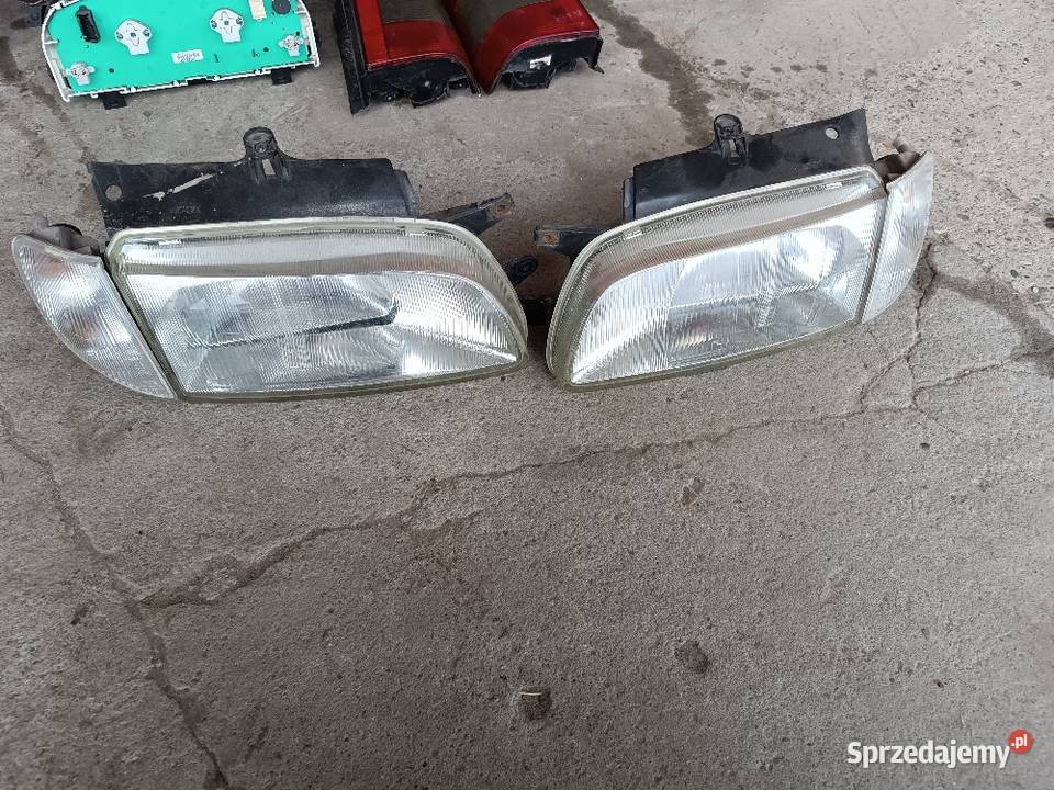 Reflektory Citroen Berlingo komplet przód