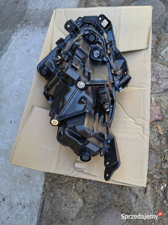 SprzedamPrawy leflektor do Suzuki Swift 2024r Lampy przednie Warszawa
