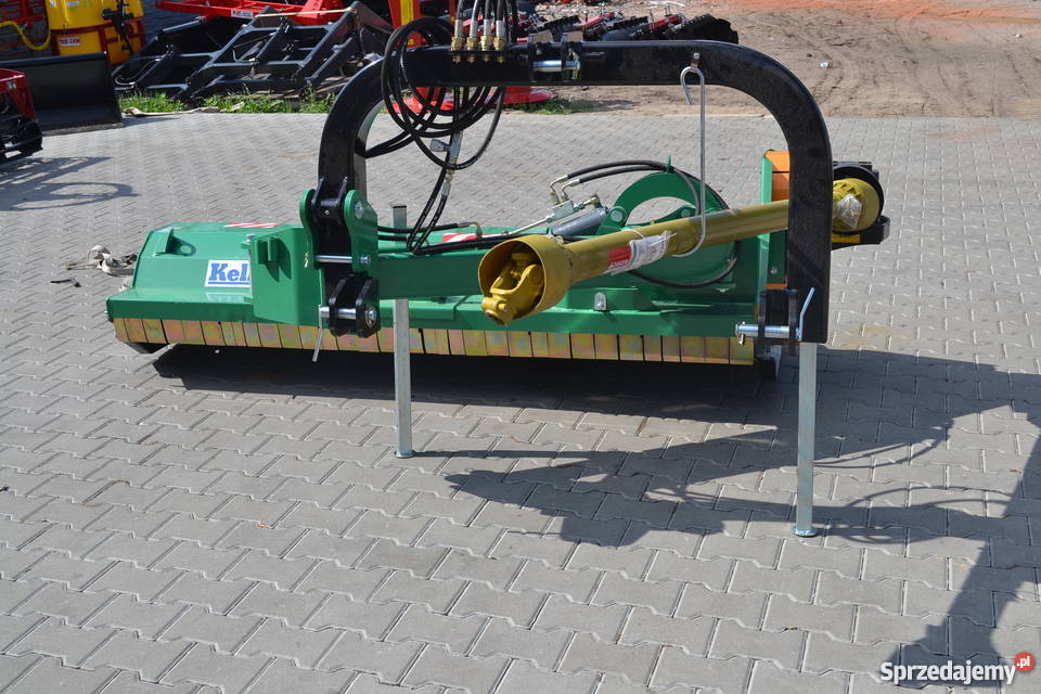 Kosiarka do poboczy 18 m z klapą firma Kelffri