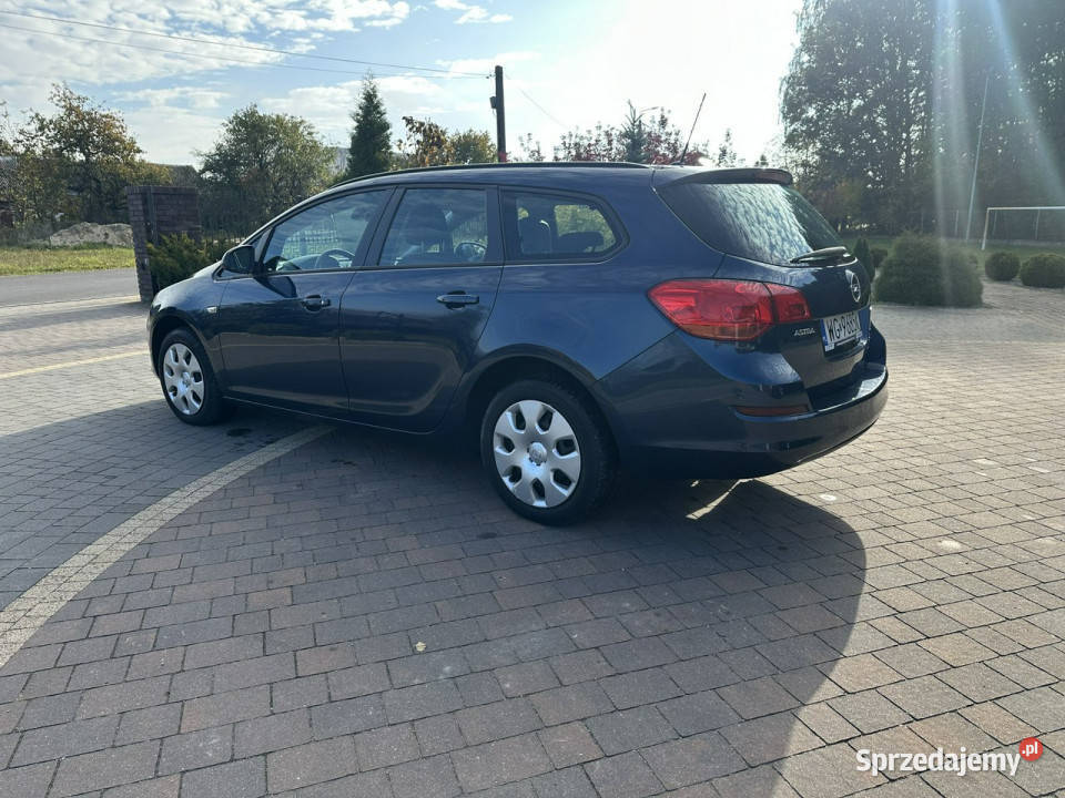 Opel Astra J 20092019 Astra Samochody osobowe Lipówki