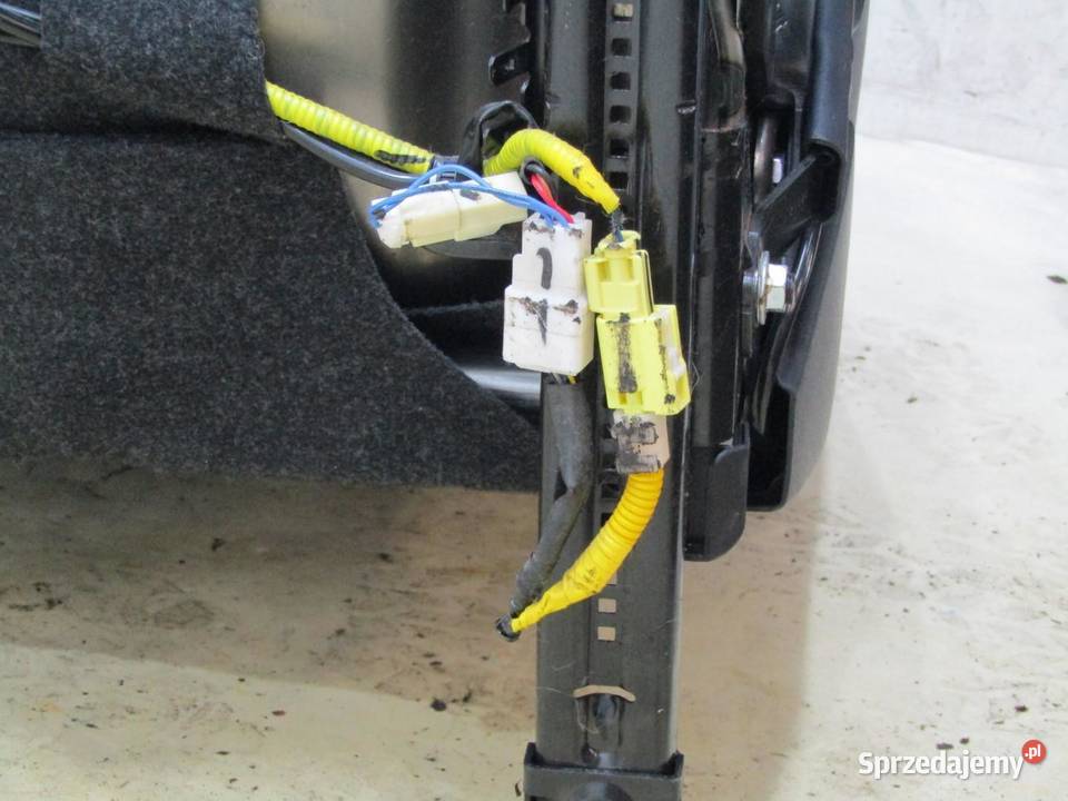 FOTEL PRAWY PRZÓD SUZUKI SX4 SCROSS sprzedam