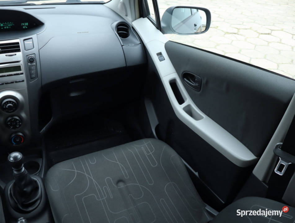 Toyota Yaris 133 Dual VVTi 187805km Łódź