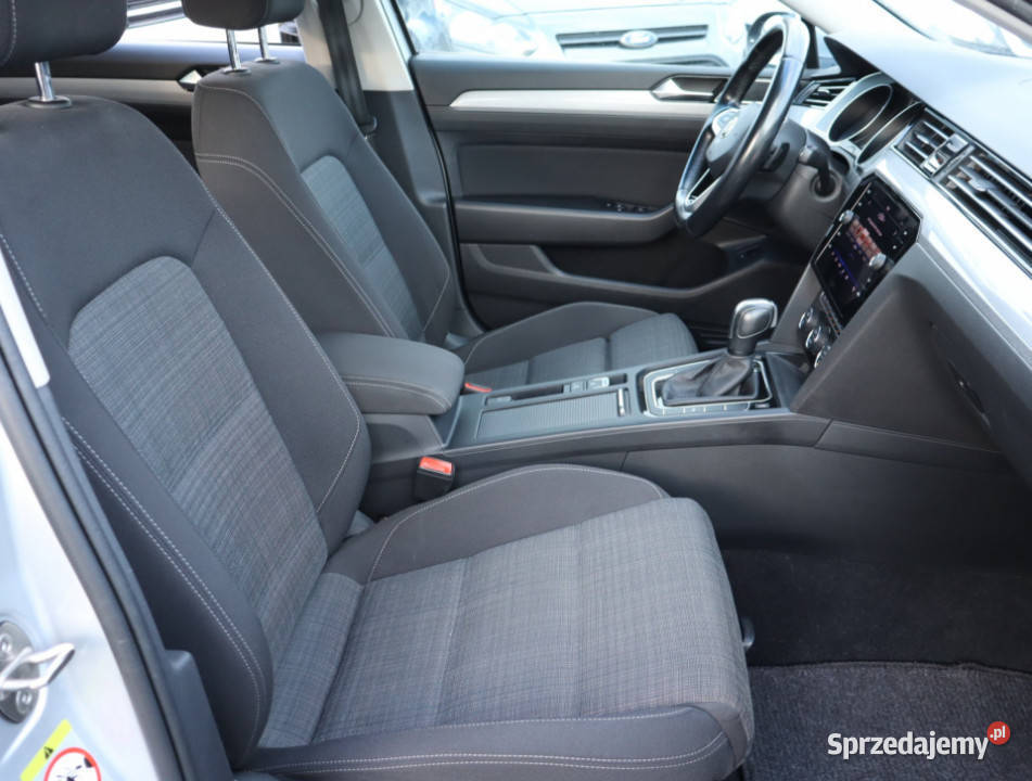 VW Passat 15 TSI Rok produkcji 2019 mazowieckie Piaseczno
