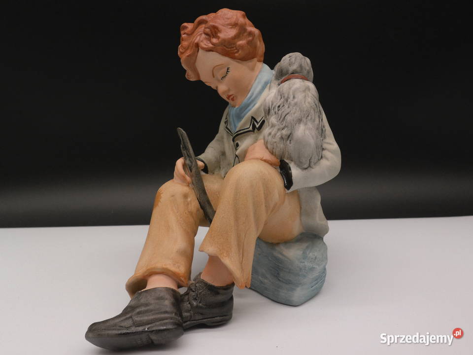 Figurka Chłopiec z Pieskiem ARPO Romania Biskwit Porcelana i szkło Raszków