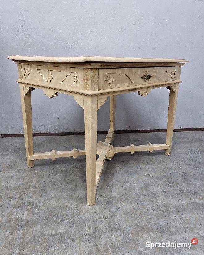 Stół z krzesłami antyk z duszą i historią