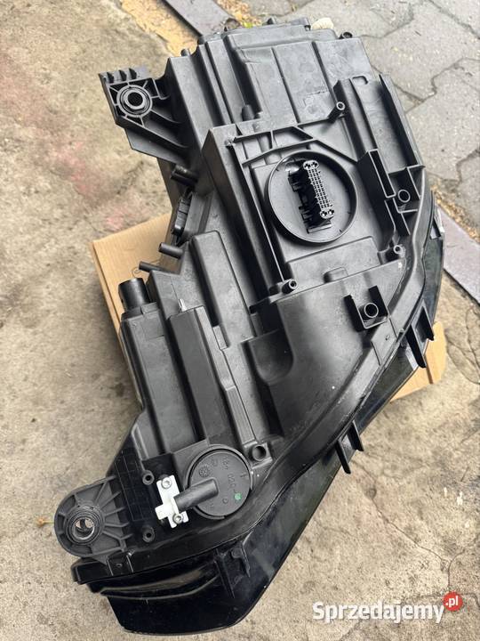 Lampa prawa Audi 8v0941034 Radom