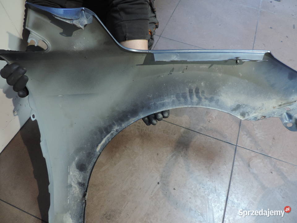 BŁOTNIK LEWY PRZOD FORD FOCUS MK2 LIFT KOLOR H4 osobowe sprzedam