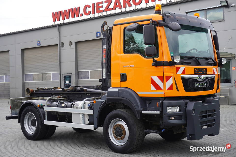 MAN TGM 13290 4x4 30 hakowiec HIAB XR8S3250 DMC kupiony w salonie Specjalne Samochody ciężarowe małopolskie