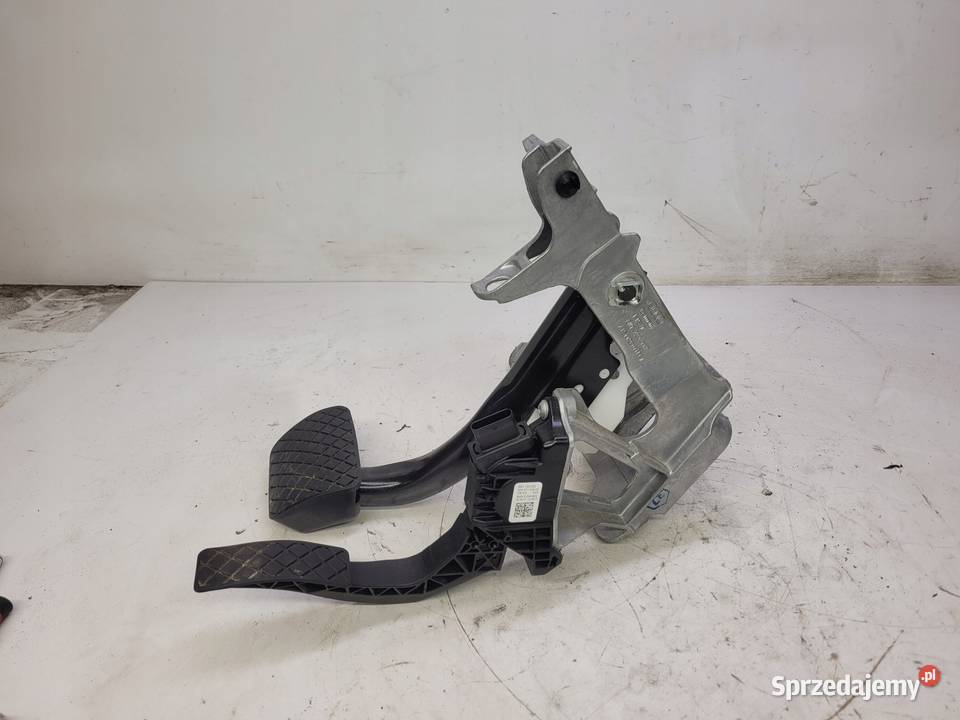 PEDAŁY STELAŻ PEDAŁÓW AUDI A4 B9 A5 8W 8W1723117 Przystajń