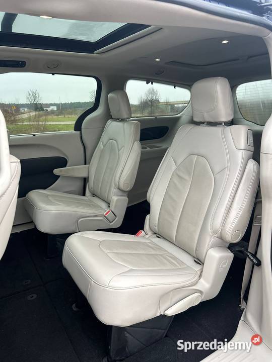 Chrysler Pacifica super stan multimedia