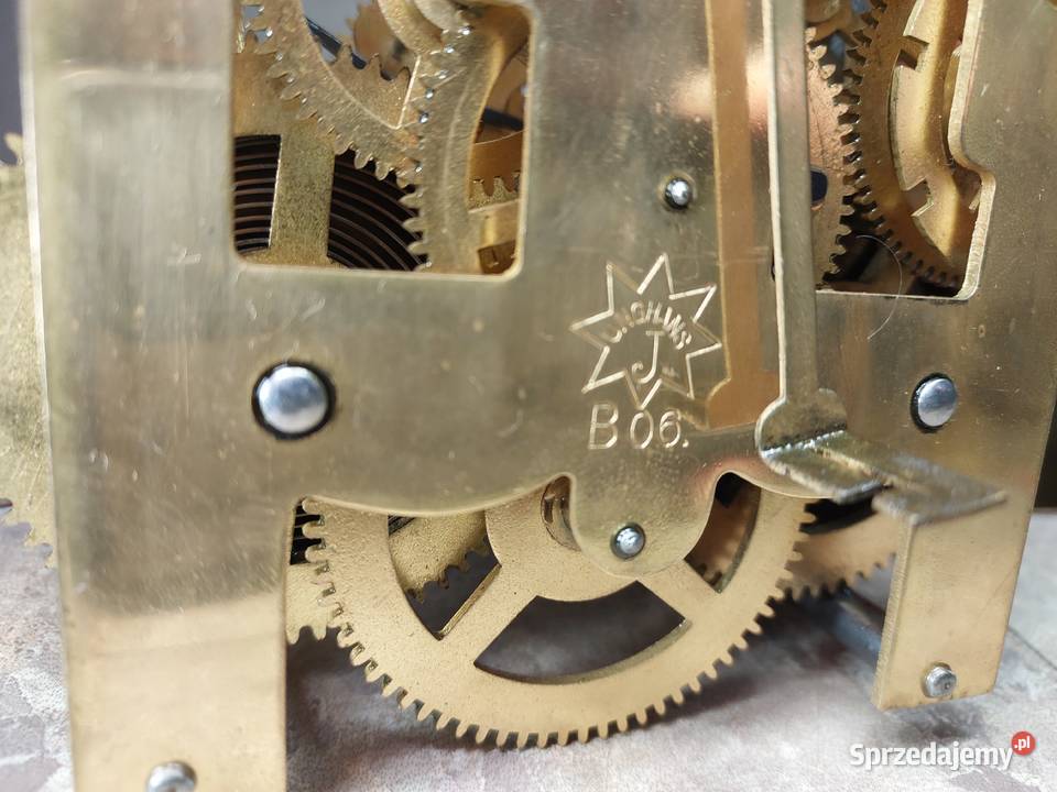 697 Mechanizm starego zegara ściennego Junghans