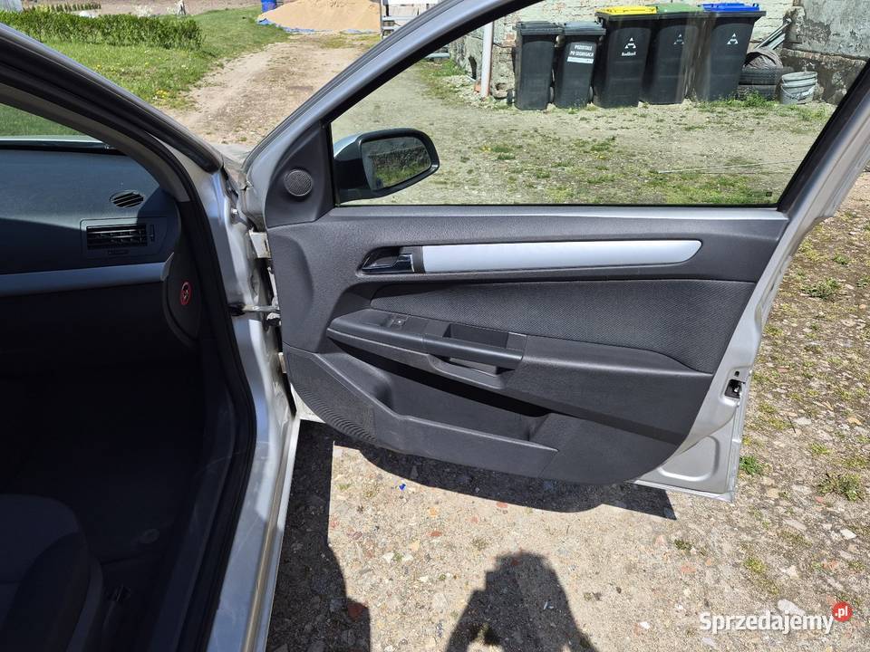 Opel Astra 2005 14 benzyna wielofunkcyjna kierownica Drzeńsko