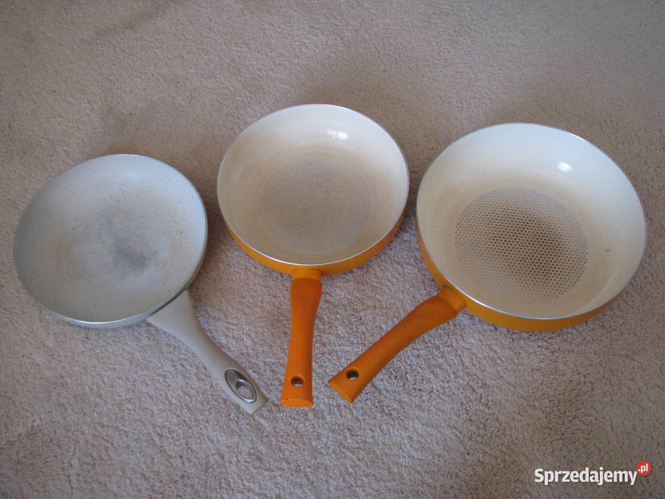 Emaliowane garnki pokrywki patelnie miski Brzegi sprzedam